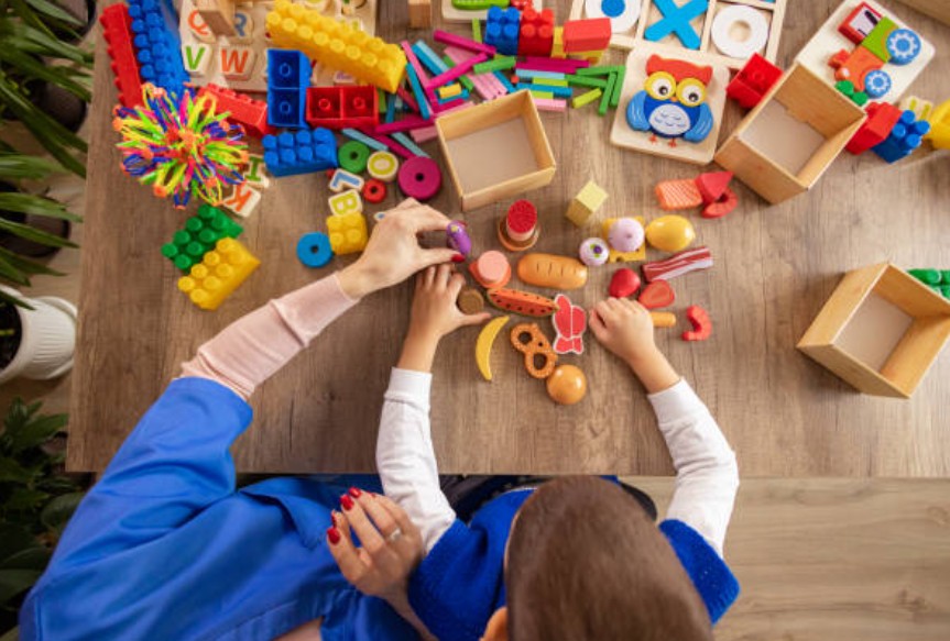 Montessori Toys for Outdoor Play: Connecting Children with Nature